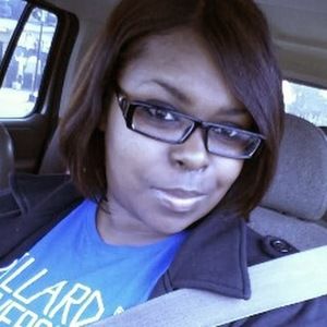 Meet your Posher, Domonique